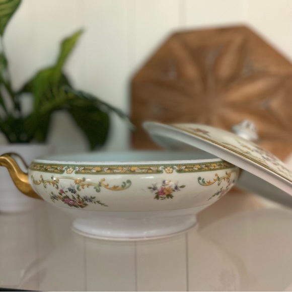 Noritake China Covered Vegetable Bowl With Lid
